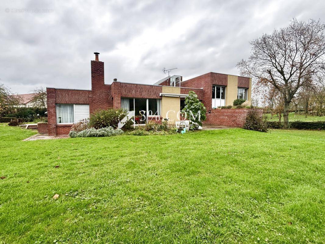 Maison à MOYENNEVILLE