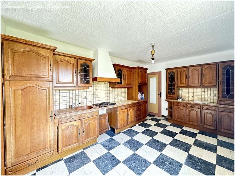 FRIAIZE (28) Maison de plain pied, Surface habitable 160 m², 5 chambres, terrain 4003 m² - photo 4