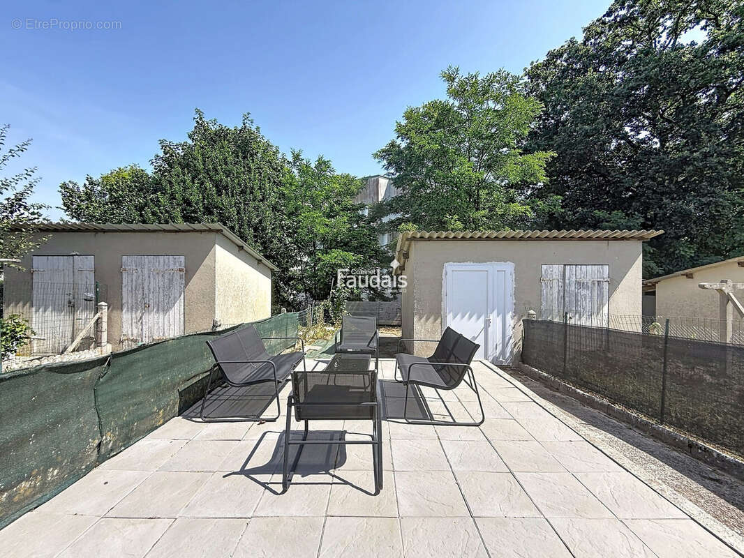 Maison 71 m² à Saint-Lo  - photo 4