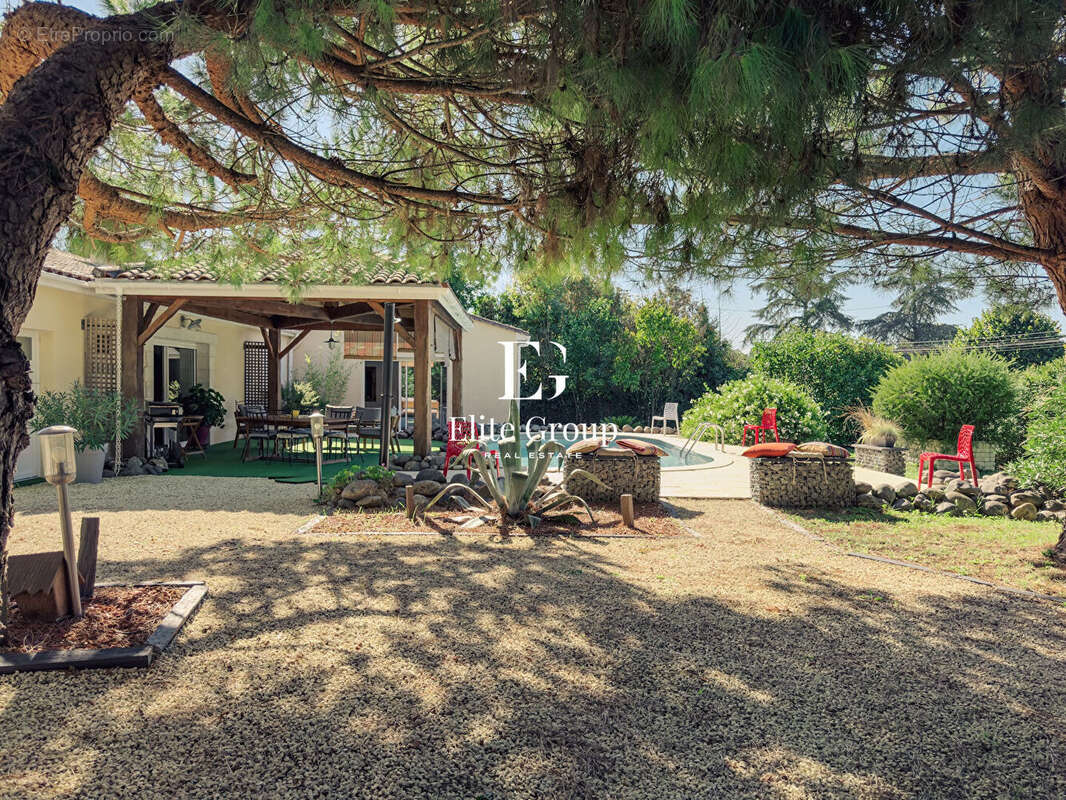 Maison à CHATEAUNEUF-SUR-CHARENTE
