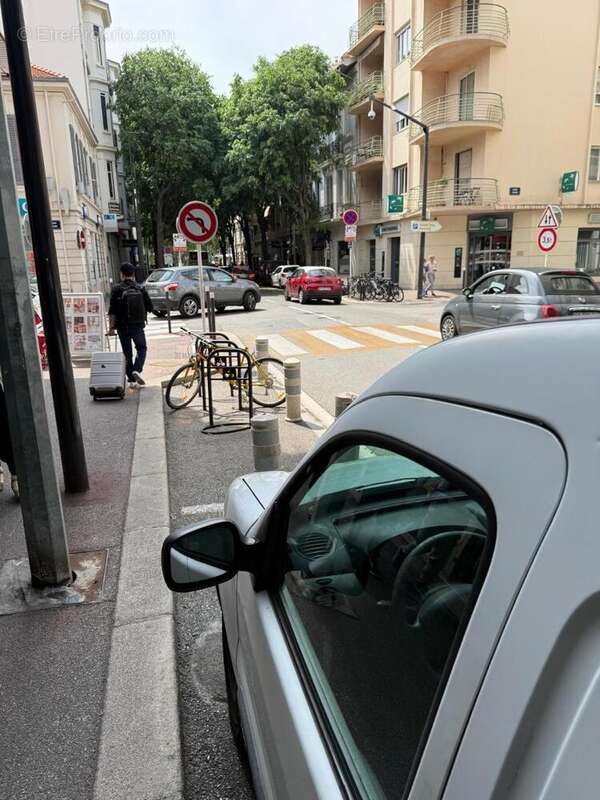   - Autre à ANTIBES