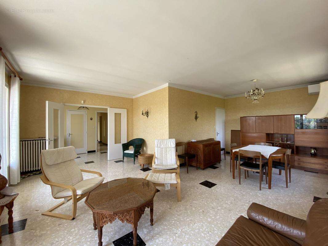 Maison 8 pièces 215 m² Balma  Grand terrain au calme - photo 3
