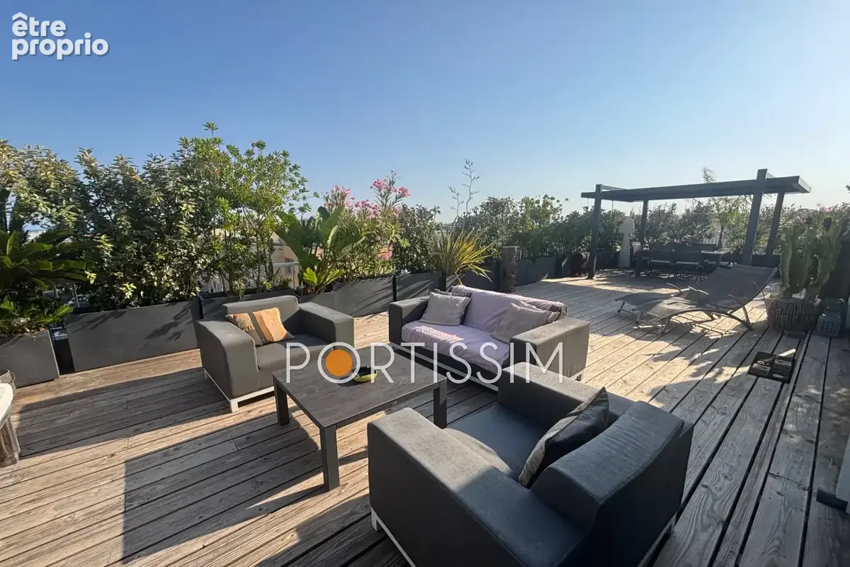 Appartement à SAINT-LAURENT-DU-VAR