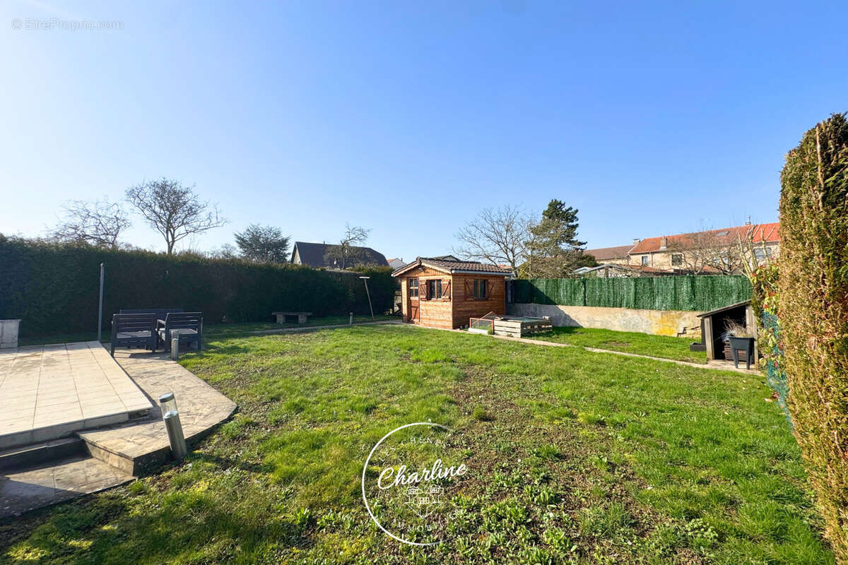 Maison à MONTOIS-LA-MONTAGNE