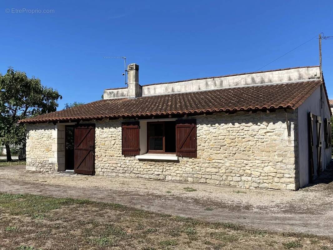 Maison à ETAULIERS