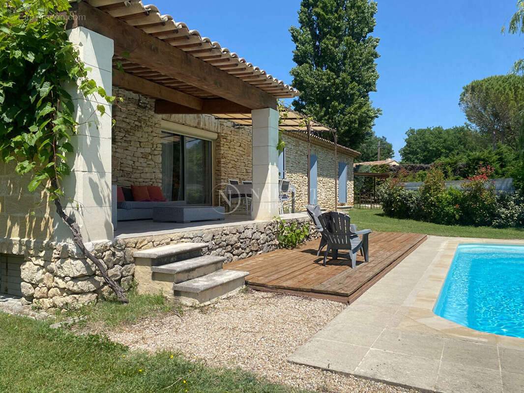 Maison à GORDES