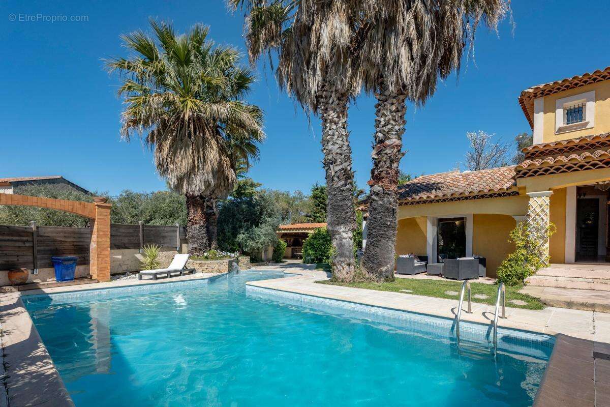 Maison à LE CASTELLET
