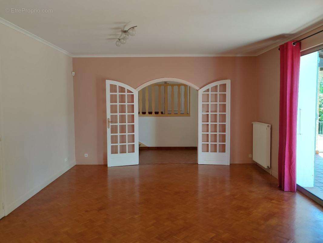 Maison à SAINT-GEORGES-DE-LUZENCON