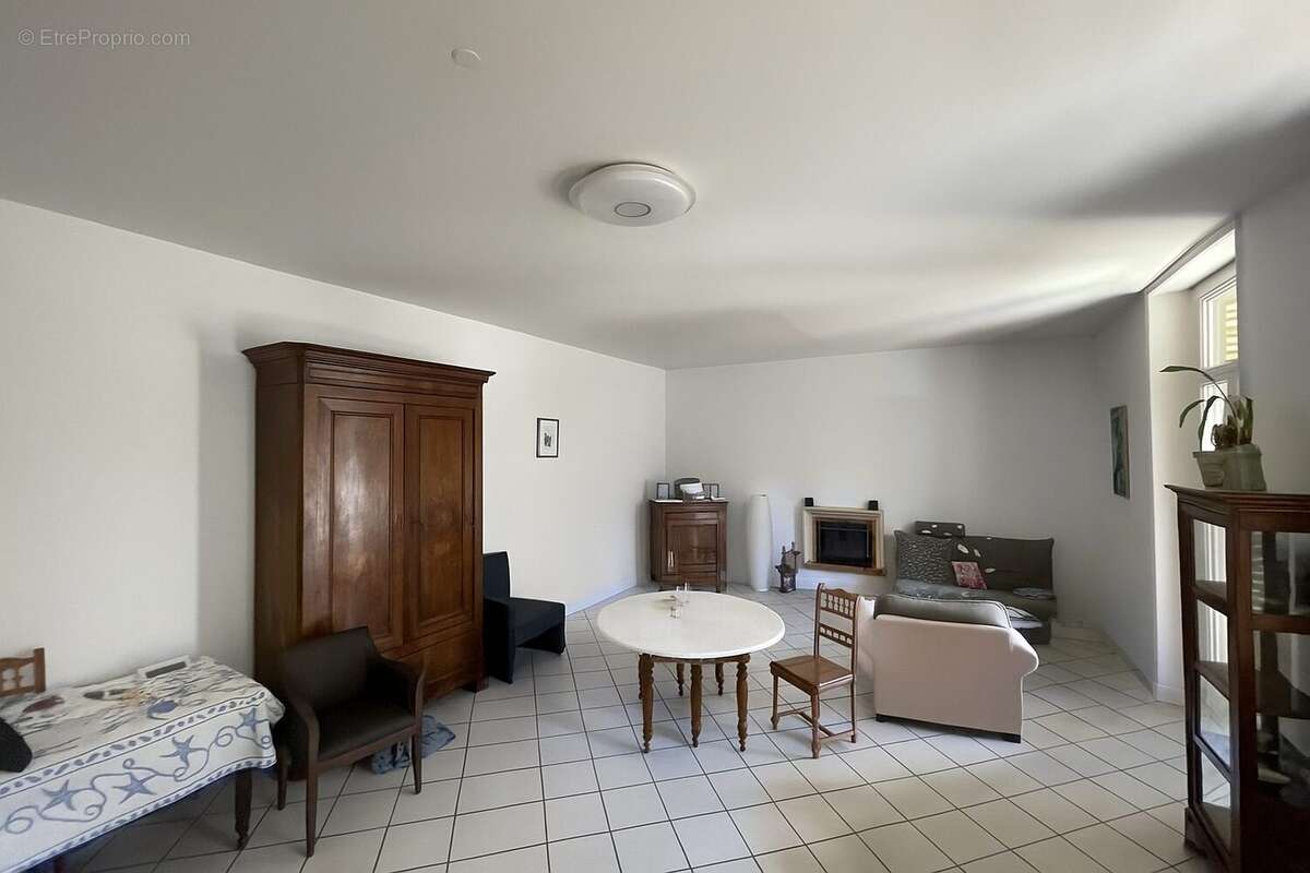 Appartement 97 m² à Perigueux  - photo 3