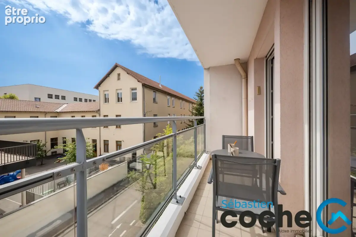 Appartement à DECINES-CHARPIEU