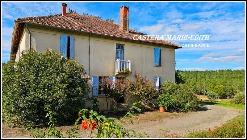 Maison à VIC-FEZENSAC