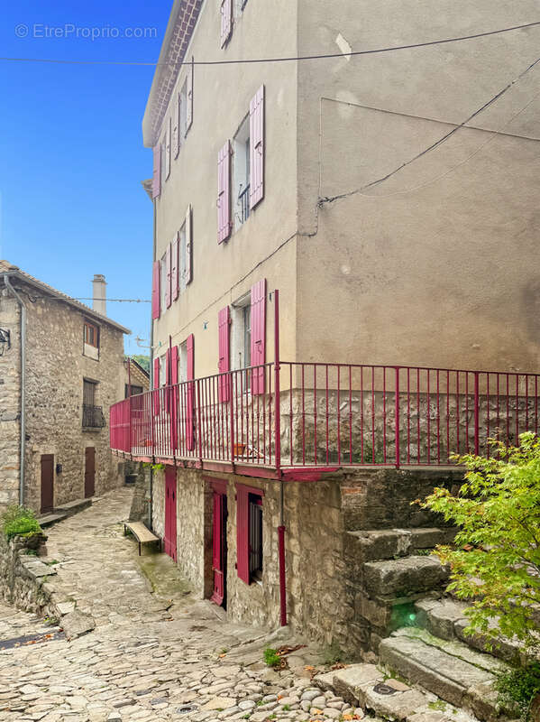 Maison à ANTRAIGUES-SUR-VOLANE