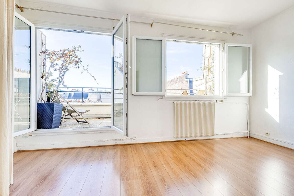 Appartement à PARIS-17E