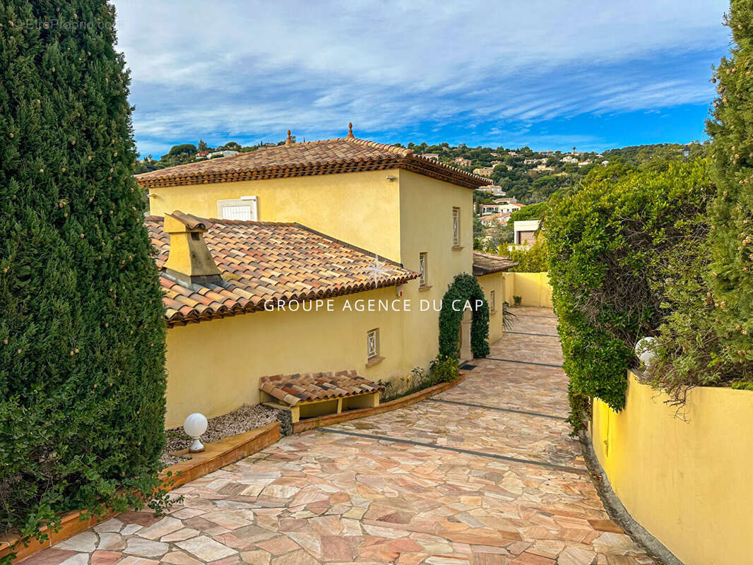 Maison à LES ISSAMBRES