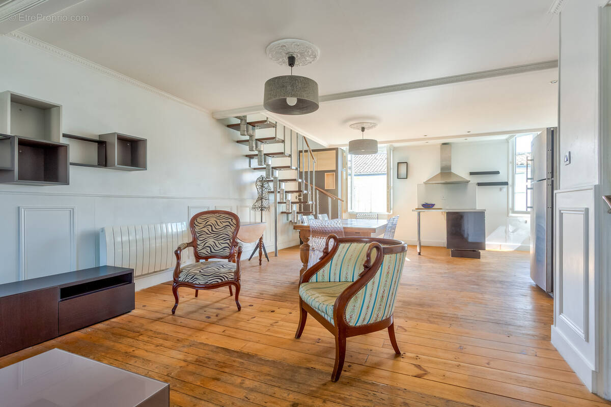 Appartement à BORDEAUX