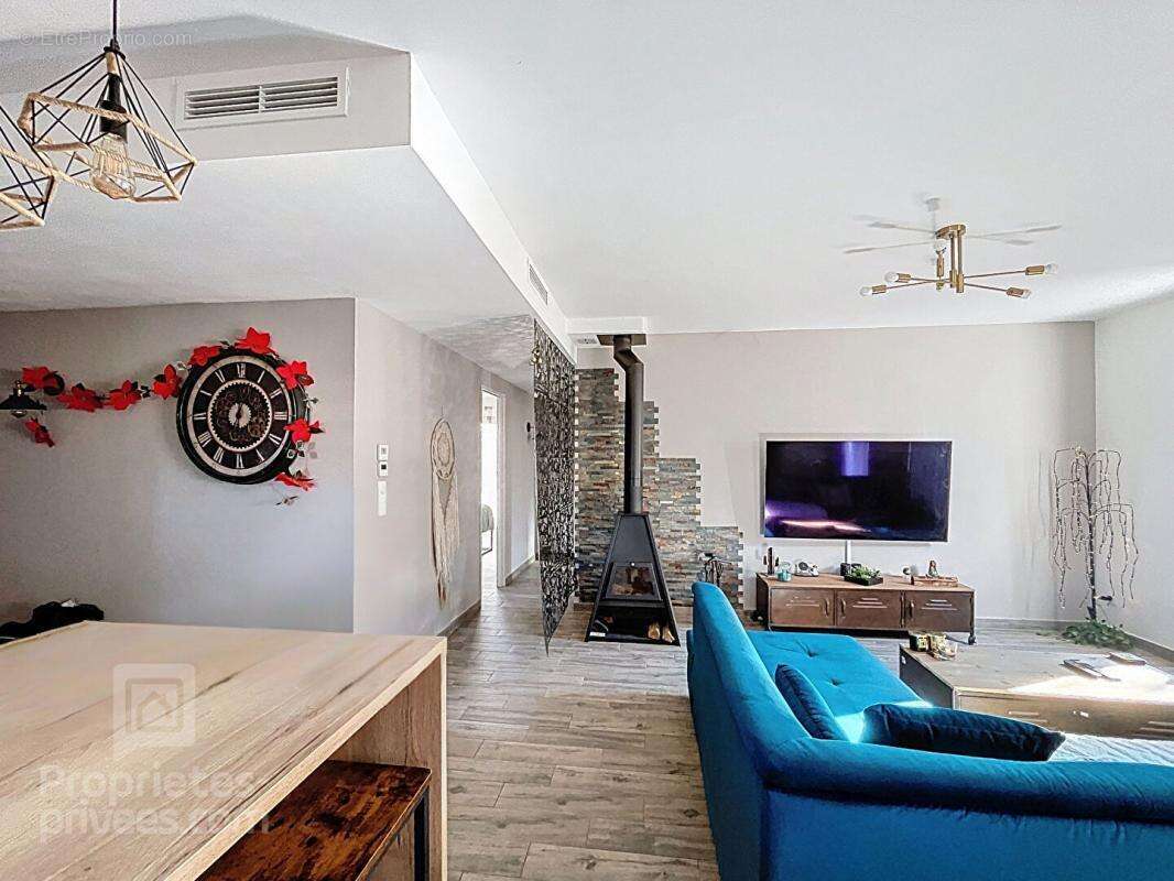 Maison à POURRIERES