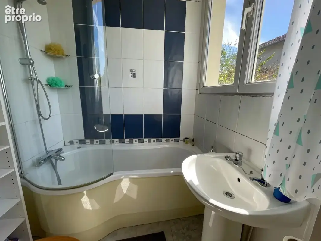 Maison de 3 chambres et 3 salles d'eau avec une belle piscine - photo 12