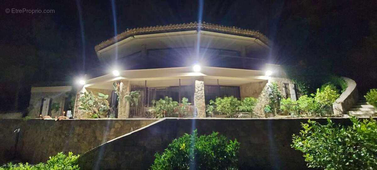 Maison à THEOULE-SUR-MER