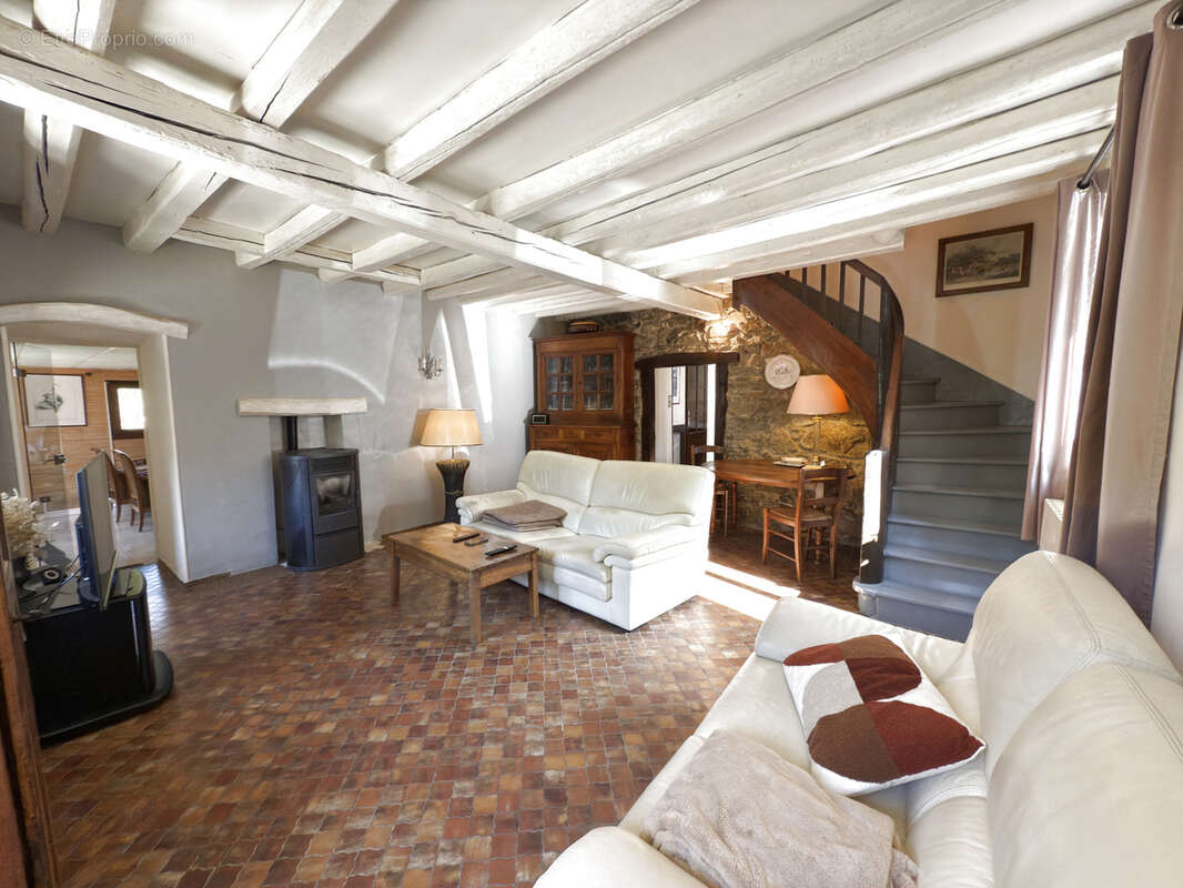 Maison à LA COMBE-DE-LANCEY