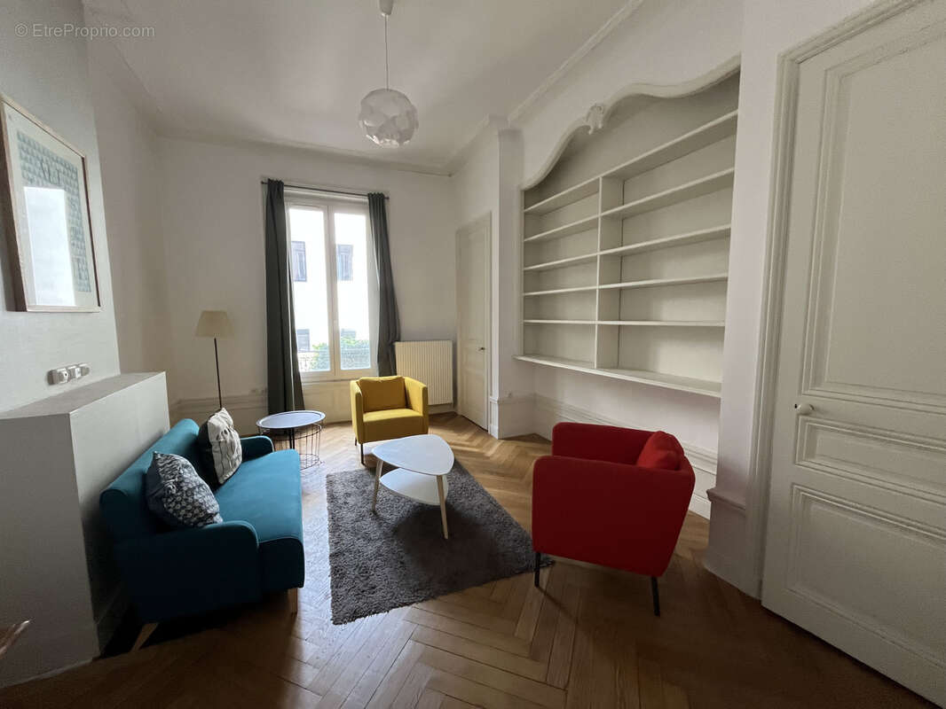 Appartement à SAINT-ETIENNE
