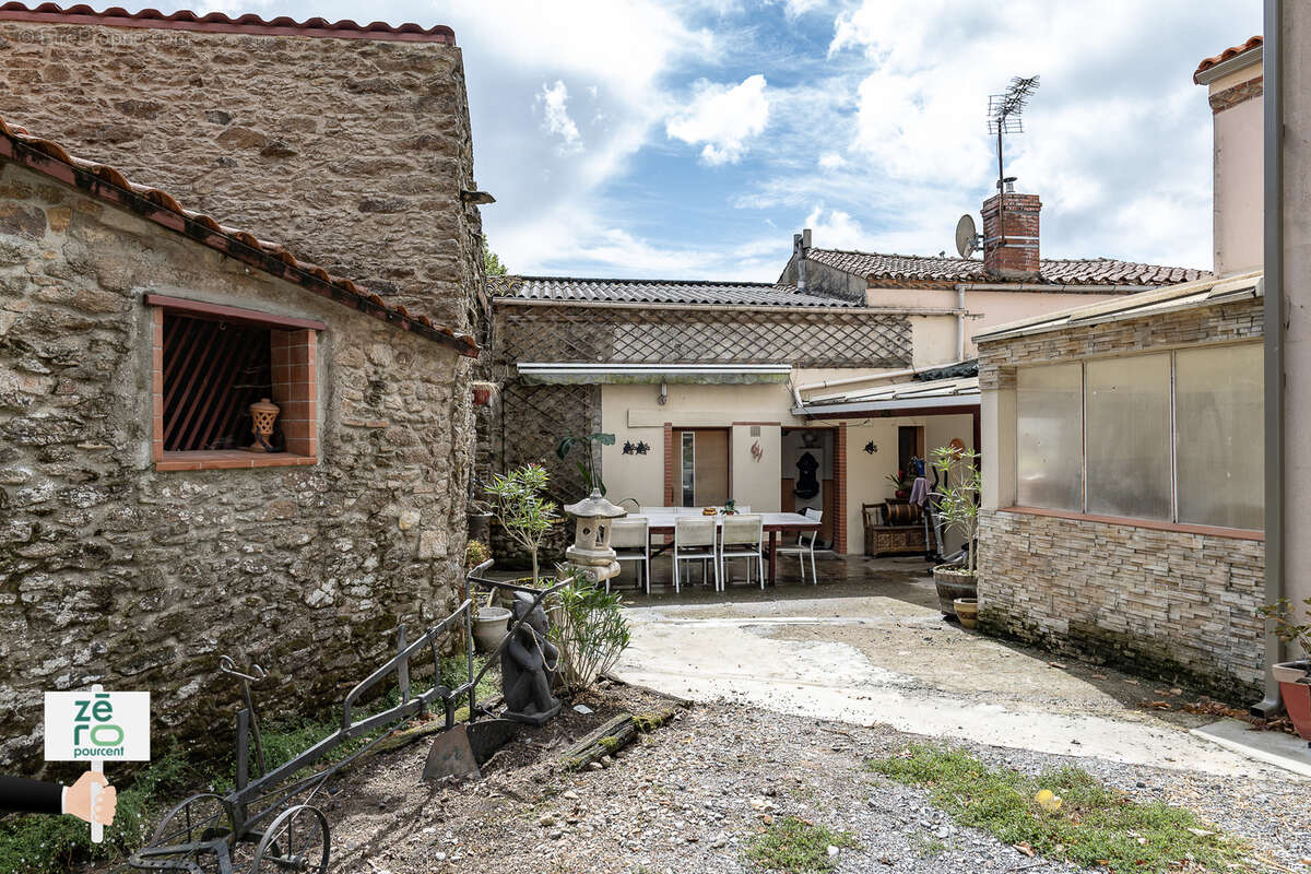 Maison de charme en pierre à vendre à Saint-Étienne-du-Bois, proche Legé   174 m2 habitables - photo 26