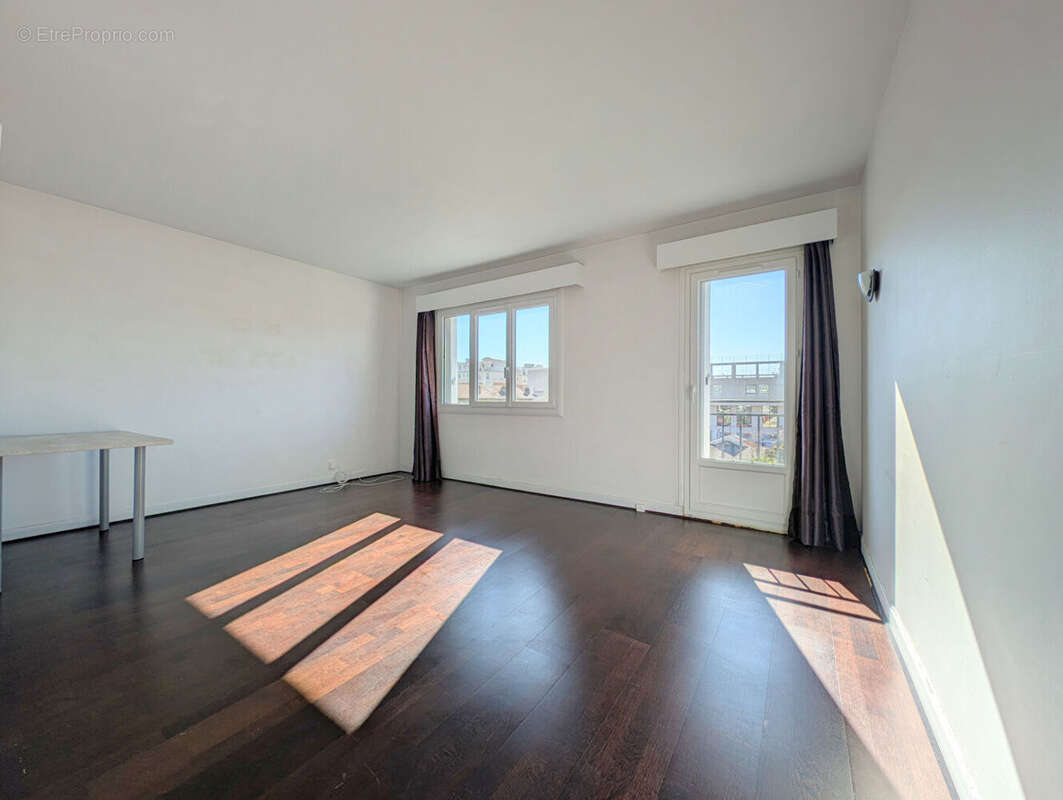 Appartement à LA GARENNE-COLOMBES