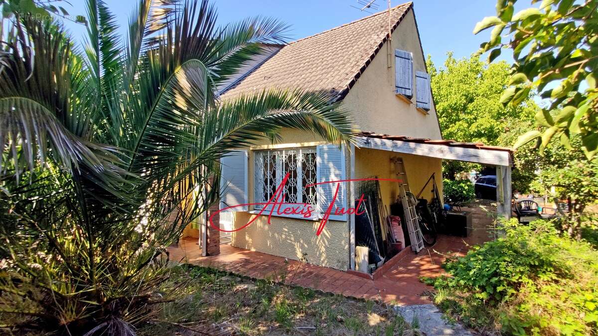 Maison à AMBARES-ET-LAGRAVE