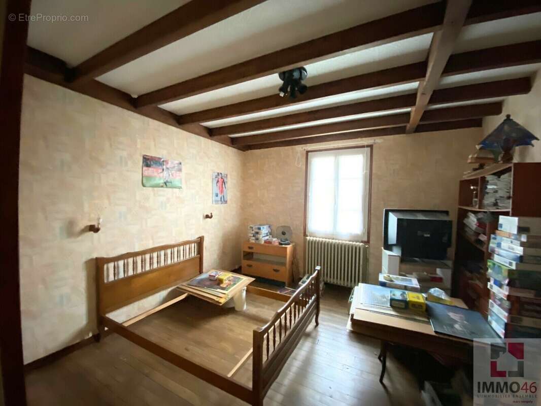 Maison à LACAPELLE-MARIVAL