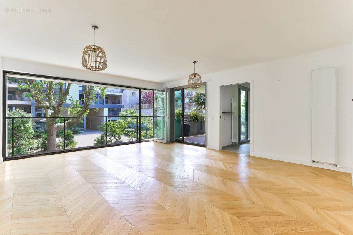 Appartement à PARIS-15E