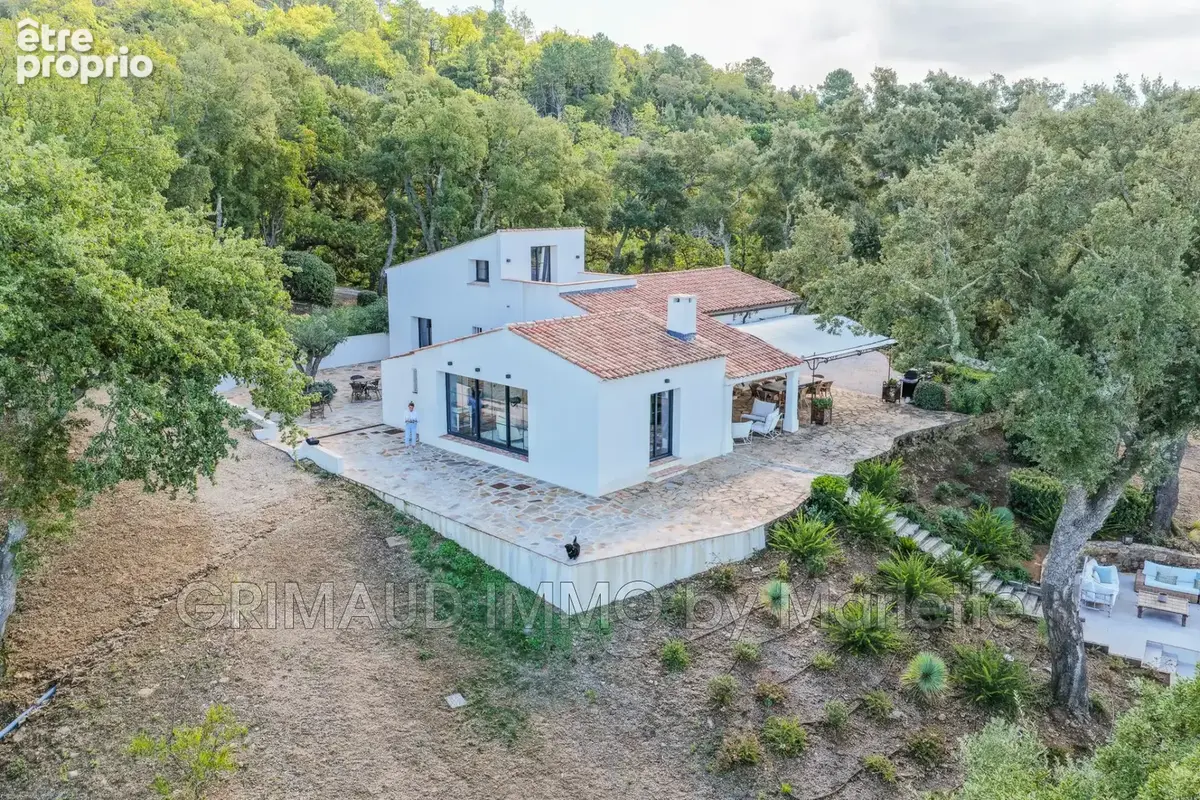 Maison 6 pièces 152 m² à vendre à La Garde-Freinet (83680) - photo 3