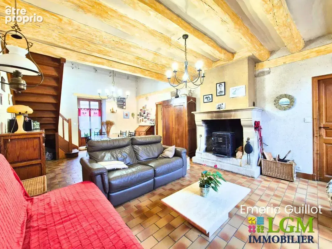 Deux maisons 172 m² habitables - Garages - Atelier - Caves – Terrain clos de 690 m² – Villebarou (41000) - photo 2