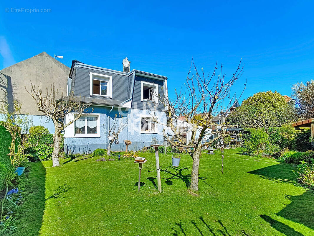 Maison 4 pièces 102 m² · à Calais · 102 m² · 236 000 €