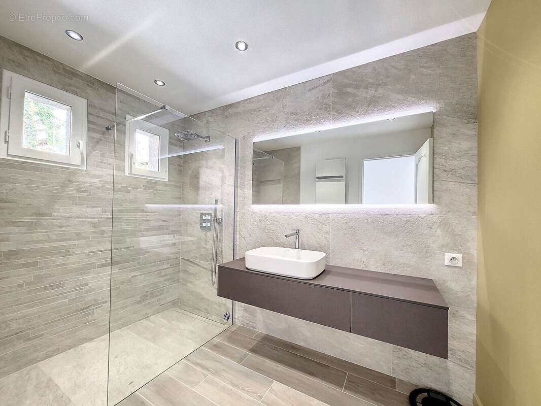 Maison à LA TRINITE