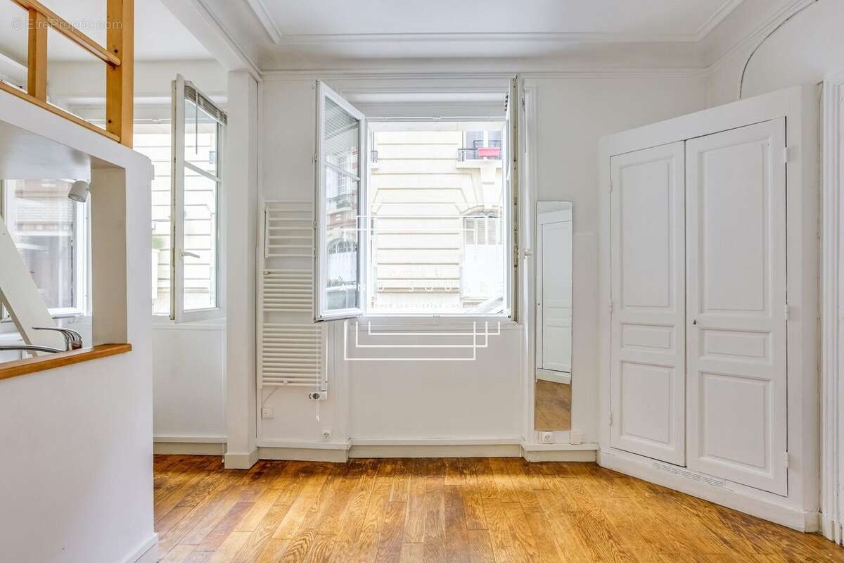 Appartement à NEUILLY-SUR-SEINE