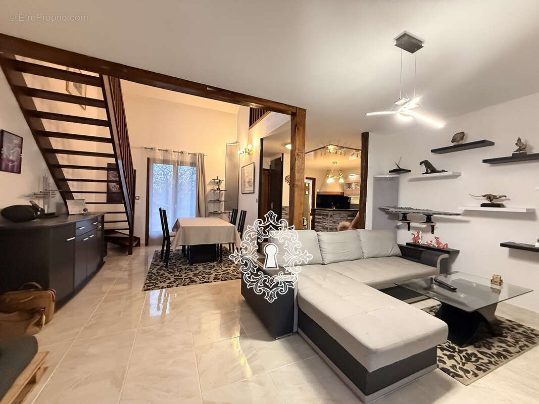 Maison à DONNEMARIE-DONTILLY