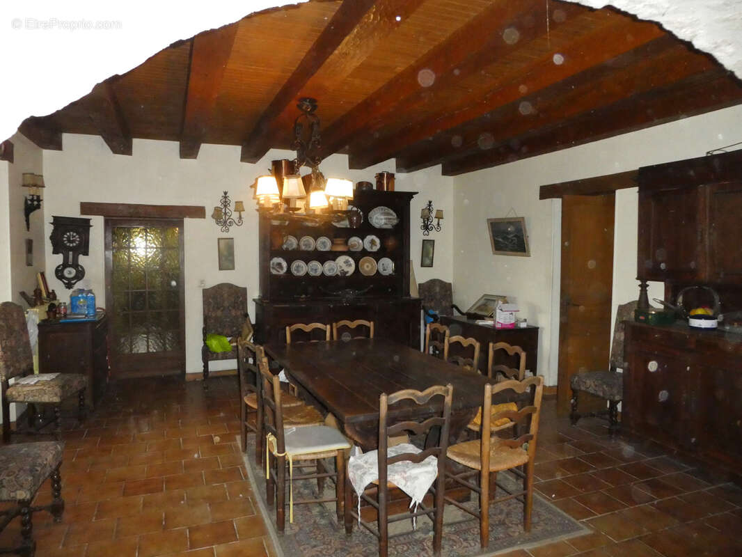Maison à MONTAIGU-DE-QUERCY