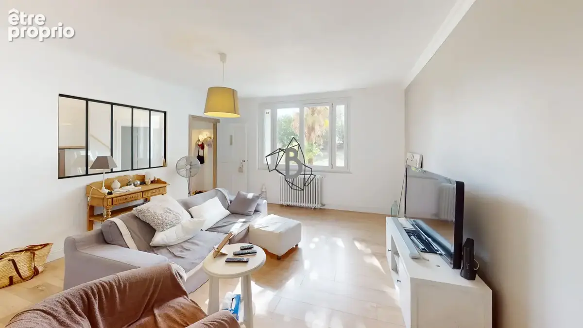 Maison - 144m2 - 4 pièces - photo 2