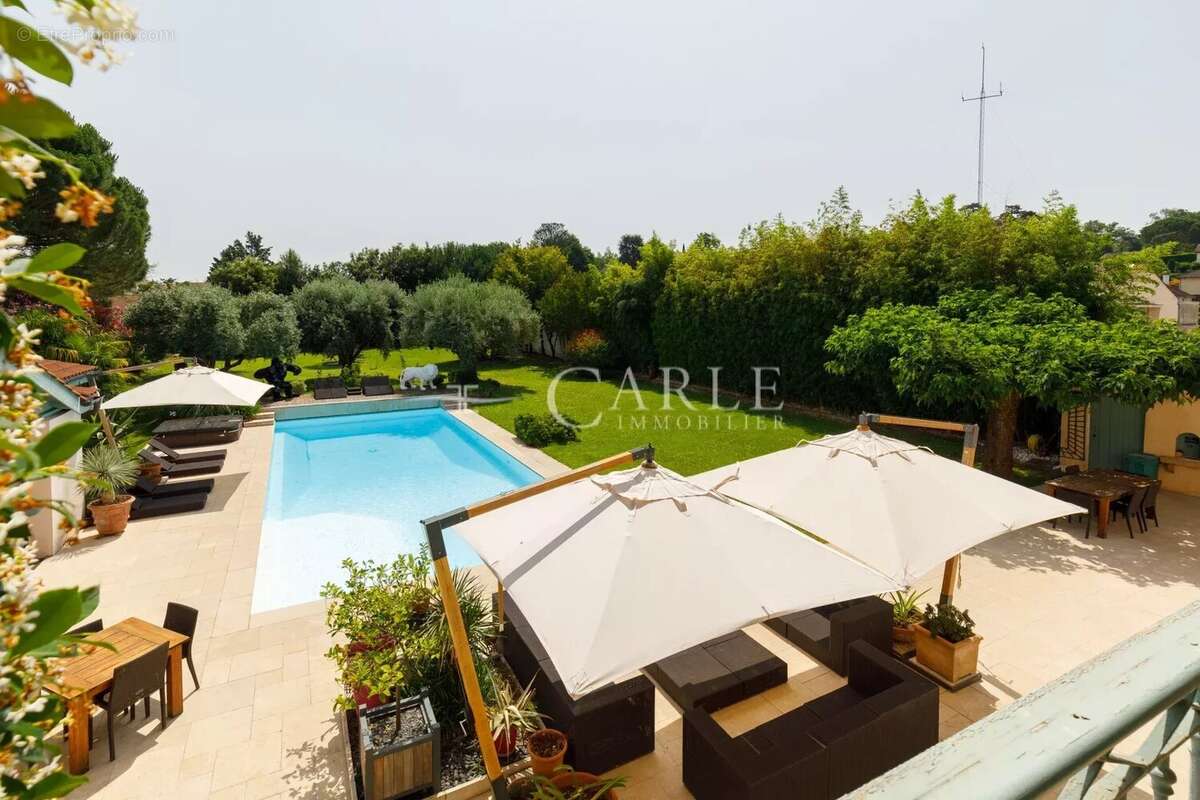 Maison à SAINT-BONNET-DE-MURE