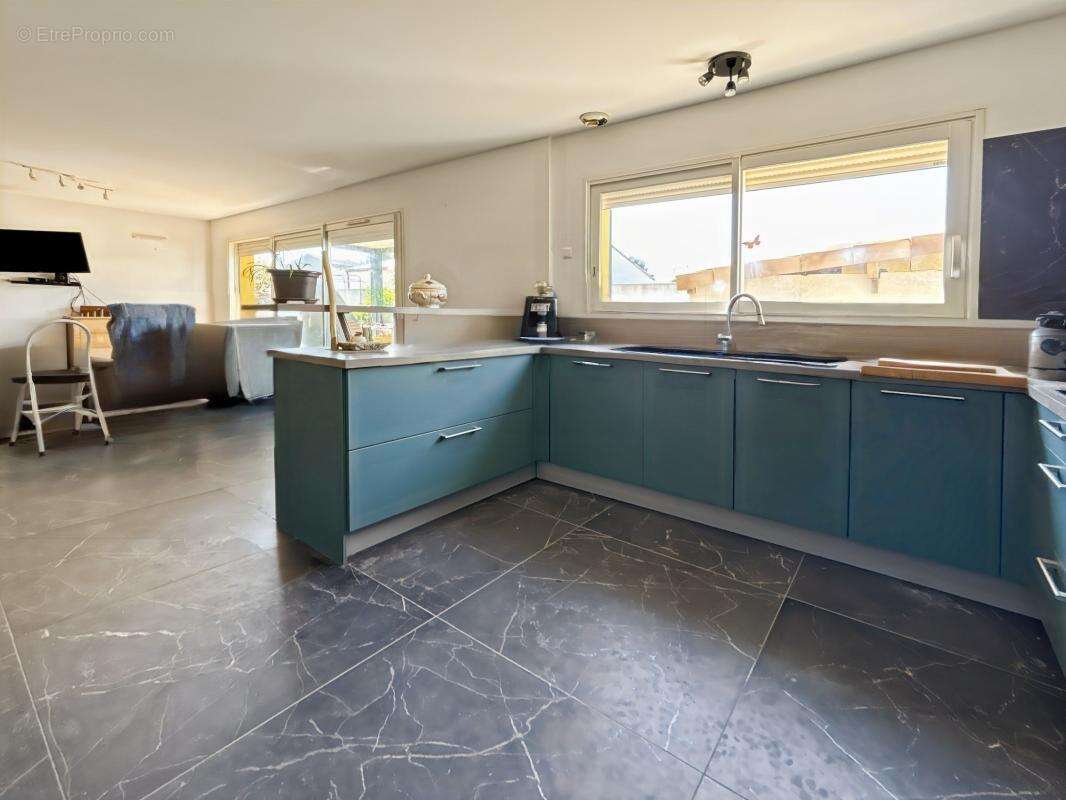 Maison plain-pied 111 m² – Accès PMR, moderne et lumineuse avec piscine - photo 6