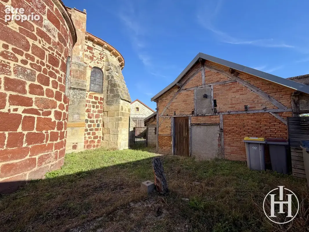 Saint-Vitte   Maison de village avec jardin et dépendance - photo 10