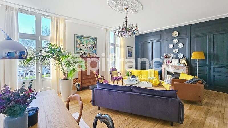 Appartement à SAINT-CYR-SUR-LOIRE