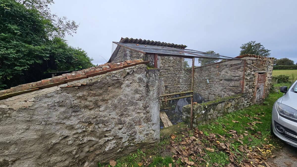Maison à DROUX