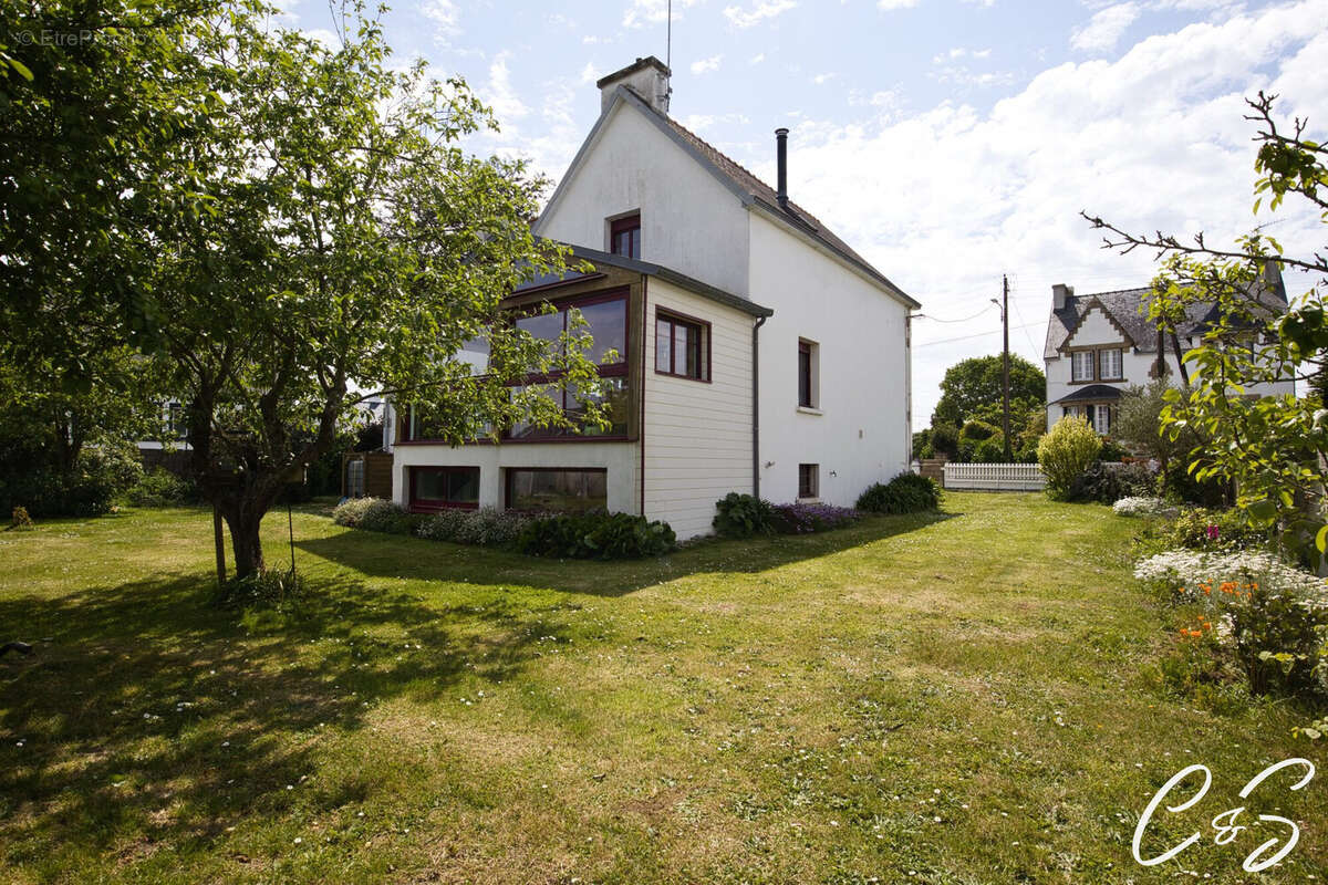 Maison à PLONEOUR-LANVERN