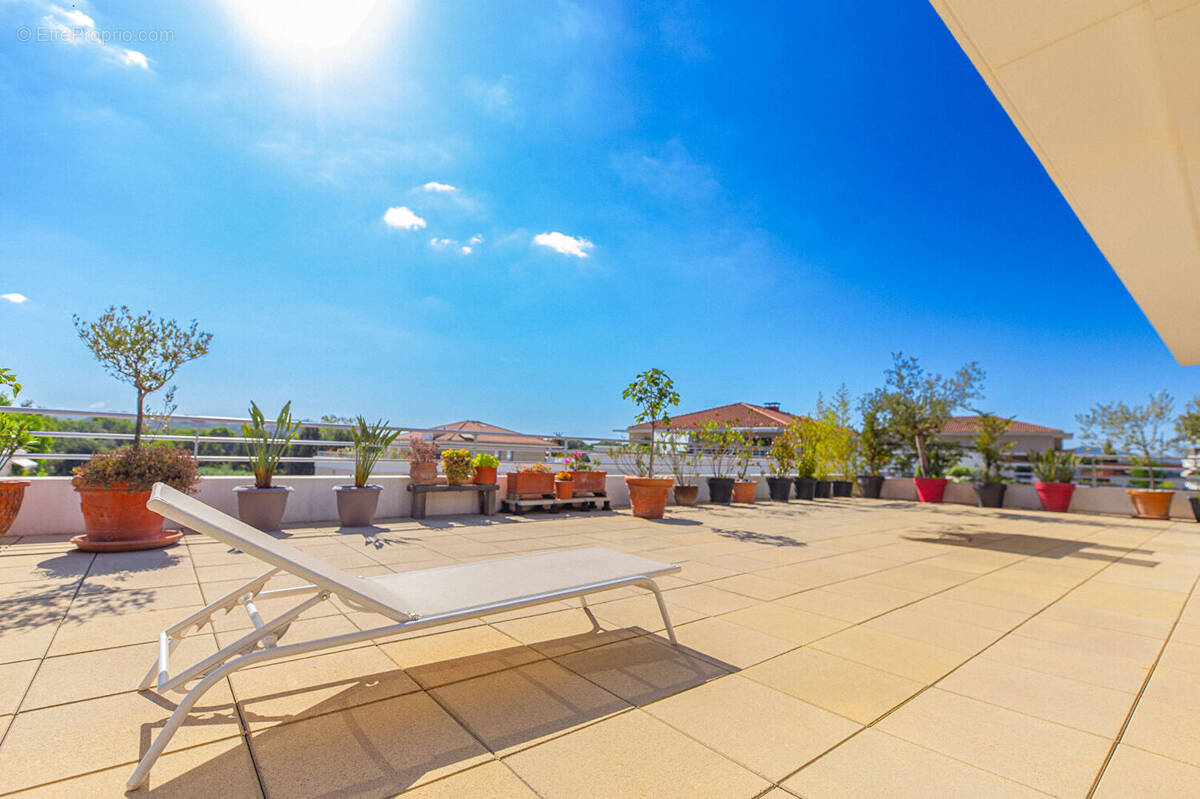 Appartement à MANDELIEU-LA-NAPOULE