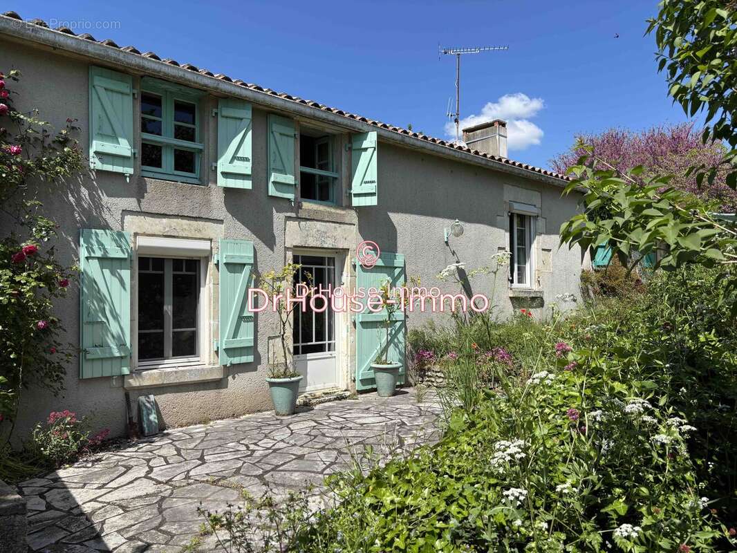 Maison à CHAILLE-LES-MARAIS