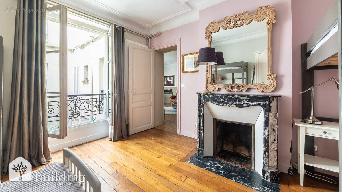Appartement à PARIS-17E