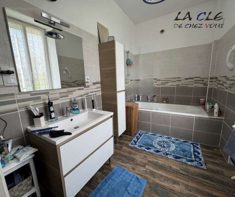 Maison à LA CHAPELLE-AUX-LYS