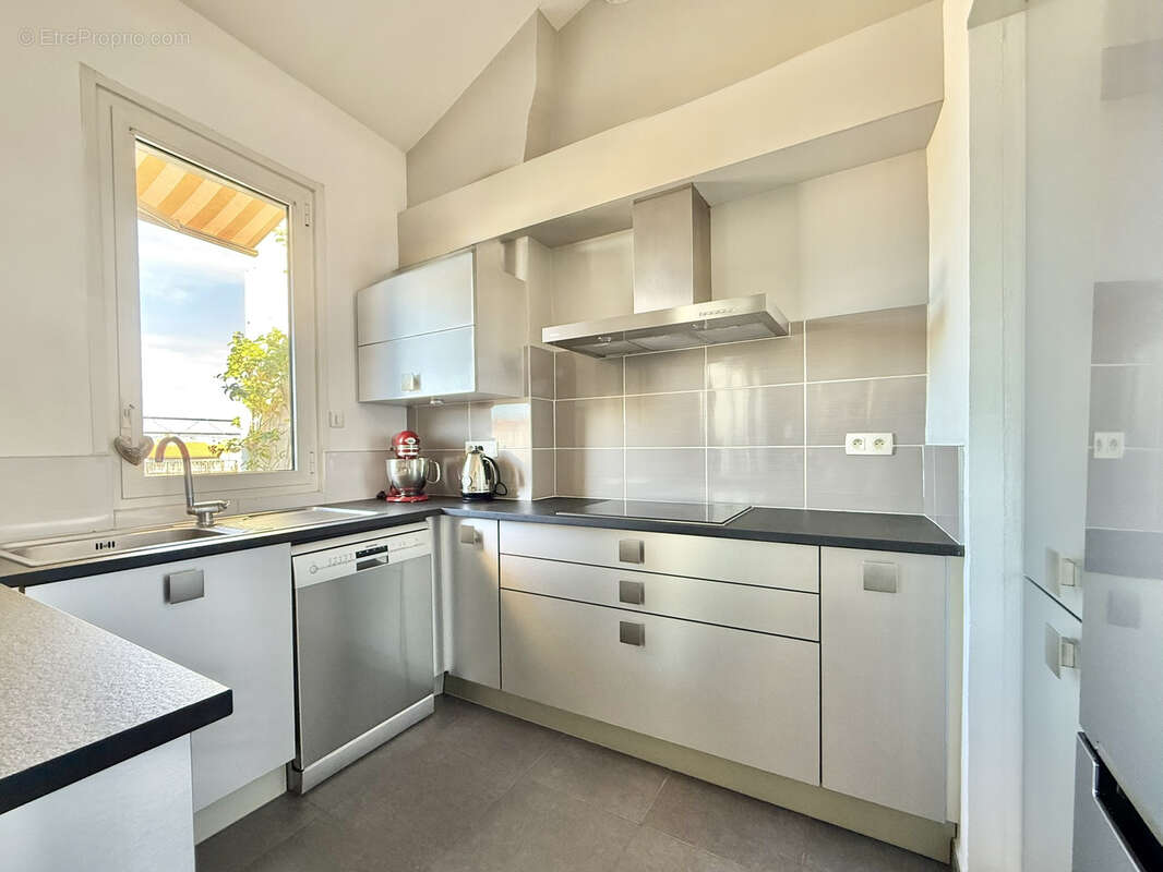 Appartement à MARSEILLE-6E