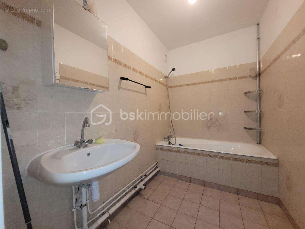 Appartement à AUBERVILLIERS