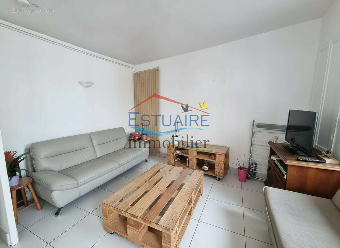 Maison à SAINT-ETIENNE-DE-MONTLUC